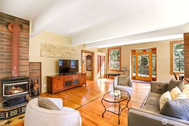 7400 Island Center Road NE, Bainbridge Island, WA 98110