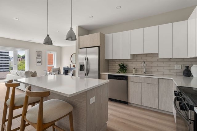 13 Wentworth Road 404, Quincy, MA 02170