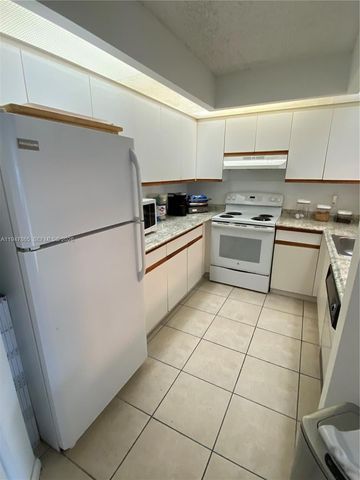 12950 SW 7th Ct 310A, Pembroke Pines, FL 33027