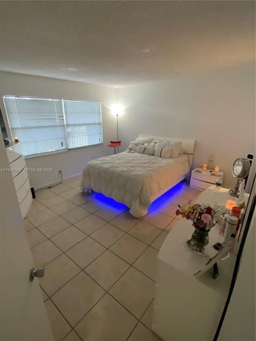 12950 SW 7th Ct 310A, Pembroke Pines, FL 33027