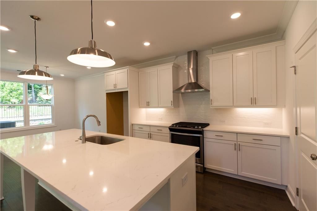 Image 13 of property listing at 4912 Molder Avenue 66, Buford, GA 30518