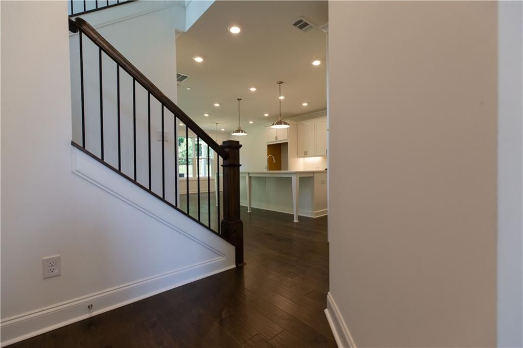 Image 8 of property listing at 4912 Molder Avenue 66, Buford, GA 30518