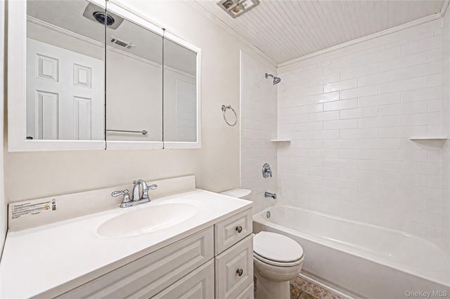 452 Birchwood Road, Medford, NY 11763