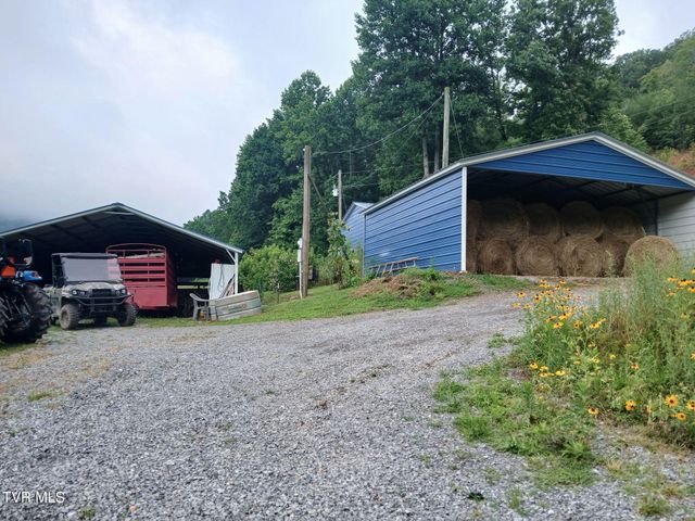 1013 Cloud Creek Road, Rogersville, TN 37857