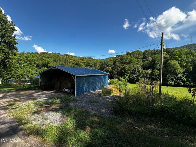 1013 Cloud Creek Road, Rogersville, TN 37857