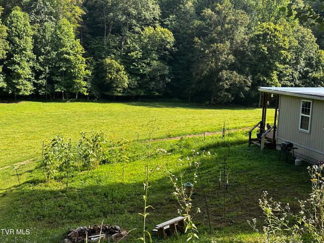1013 Cloud Creek Road, Rogersville, TN 37857