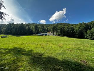 1013 Cloud Creek Road, Rogersville, TN 37857