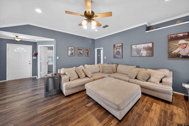 7032 La Hacienda, Flint, TX 75762