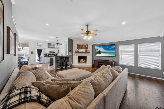 7032 La Hacienda, Flint, TX 75762