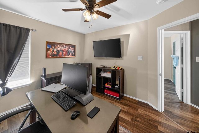 7032 La Hacienda, Flint, TX 75762