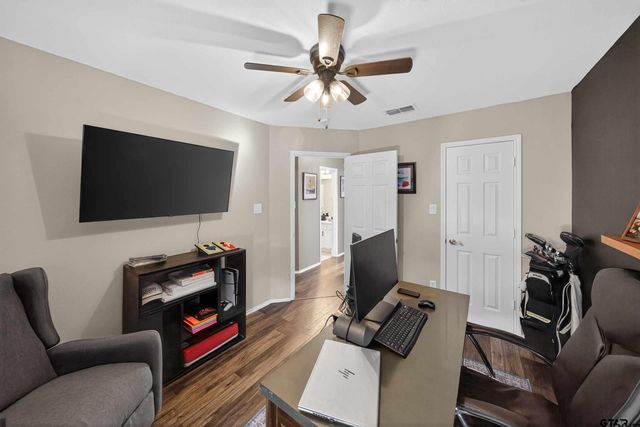 7032 La Hacienda, Flint, TX 75762