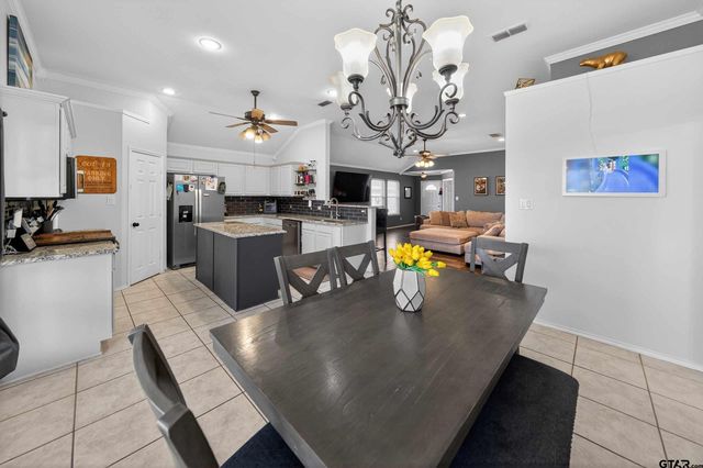 7032 La Hacienda, Flint, TX 75762