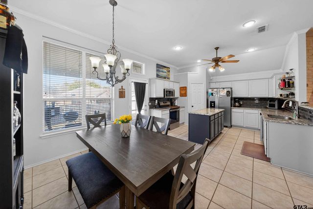 7032 La Hacienda, Flint, TX 75762