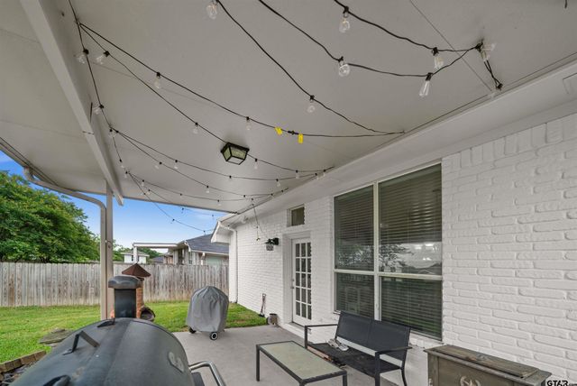 7032 La Hacienda, Flint, TX 75762