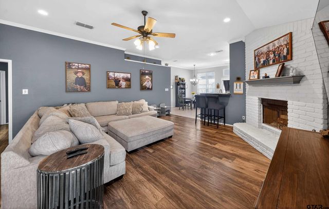 7032 La Hacienda, Flint, TX 75762