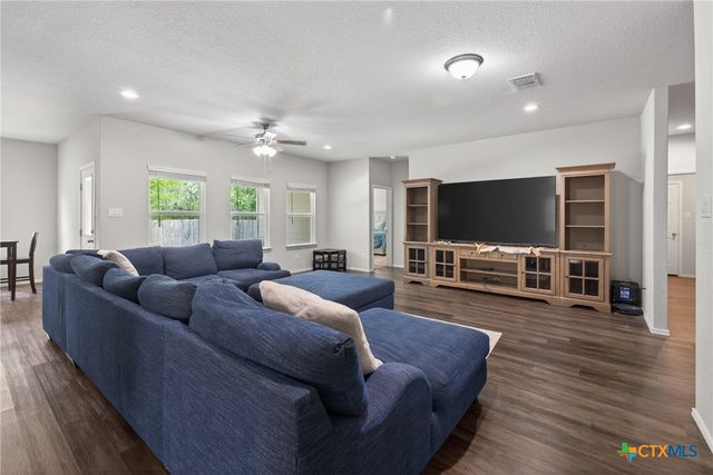 524 Long Leaf Drive, New Braunfels, TX 78130