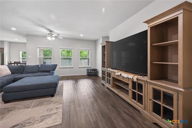 524 Long Leaf Drive, New Braunfels, TX 78130