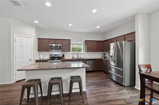 524 Long Leaf Drive, New Braunfels, TX 78130