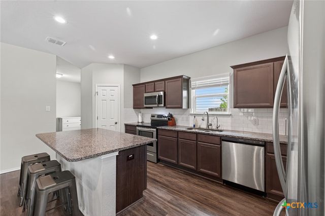 524 Long Leaf Drive, New Braunfels, TX 78130