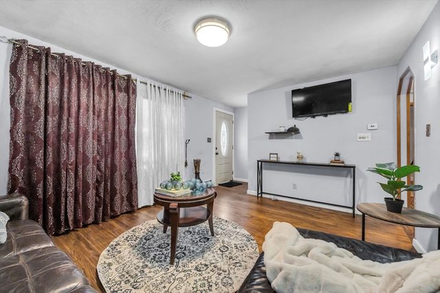 63 Lawton St, Springfield, MA 01109