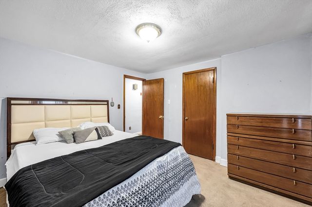 63 Lawton St, Springfield, MA 01109