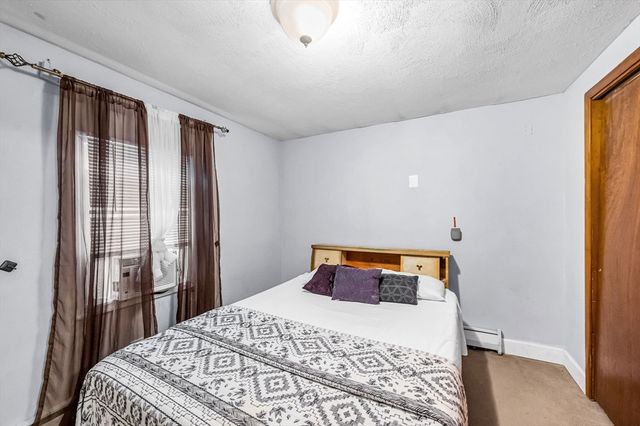 63 Lawton St, Springfield, MA 01109