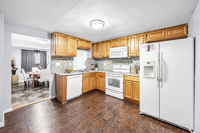 63 Lawton St, Springfield, MA 01109