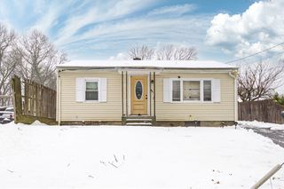 63 Lawton St, Springfield, MA 01109