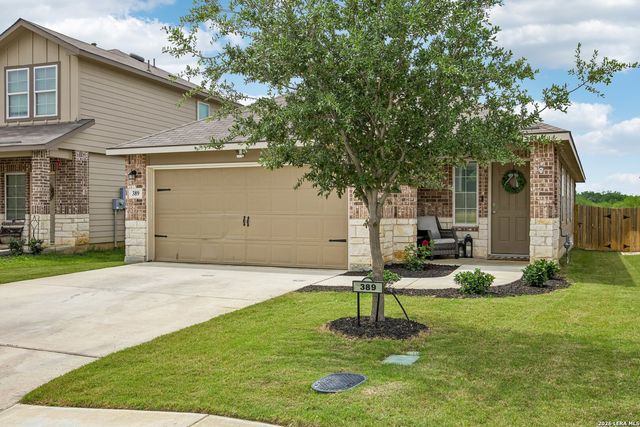 389 Middle Green Loop, Floresville, TX 78114