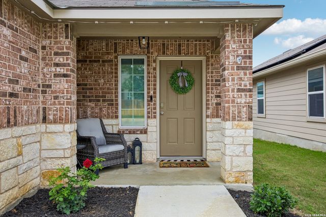 389 Middle Green Loop, Floresville, TX 78114