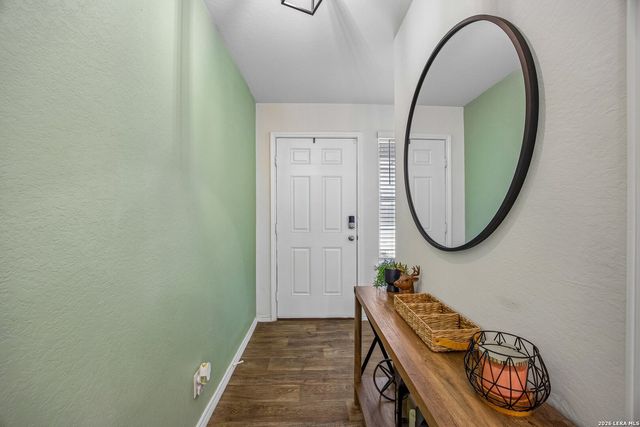 389 Middle Green Loop, Floresville, TX 78114