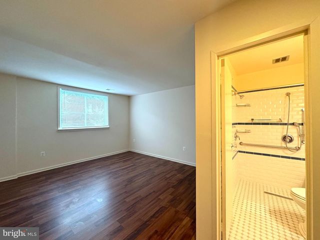 4605 LOGSDON DR, Annandale, VA 22003