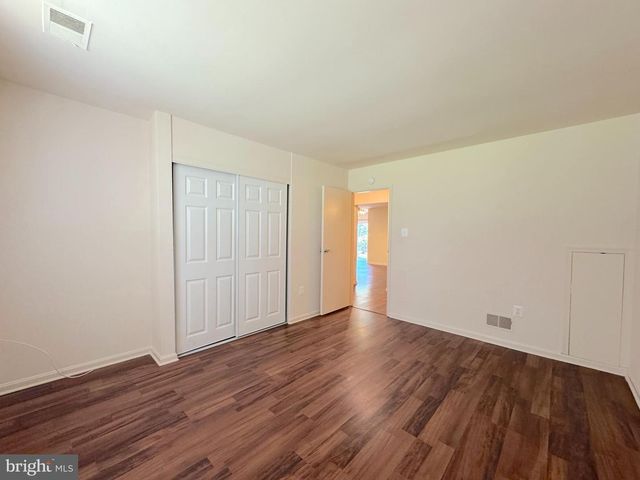 4605 LOGSDON DR, Annandale, VA 22003