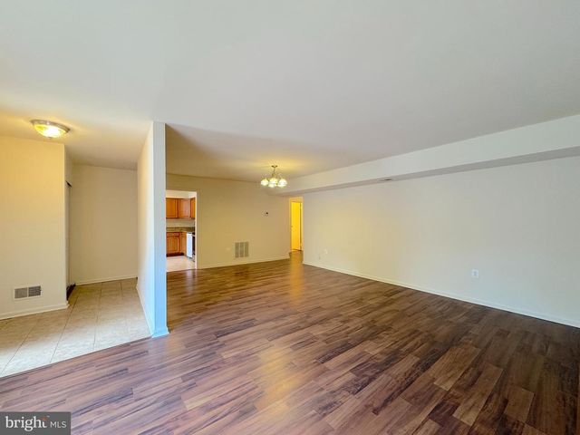4605 LOGSDON DR, Annandale, VA 22003