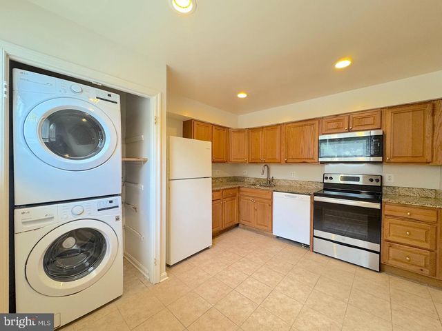 4605 LOGSDON DR, Annandale, VA 22003