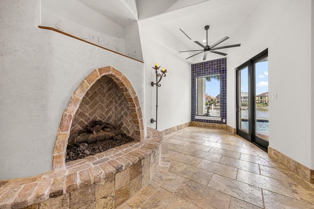 721 Harborside Way, League City, TX 77565