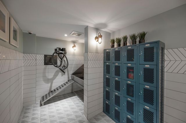 12610 Ridgedale Drive 103, Minnetonka, MN 55305