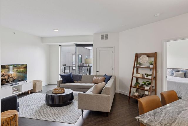 12610 Ridgedale Drive 103, Minnetonka, MN 55305