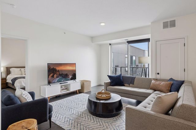 12610 Ridgedale Drive 103, Minnetonka, MN 55305