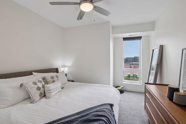 12610 Ridgedale Drive 103, Minnetonka, MN 55305