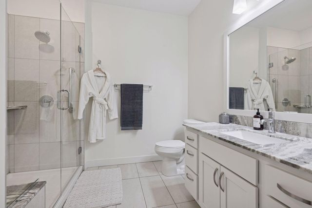 12610 Ridgedale Drive 103, Minnetonka, MN 55305