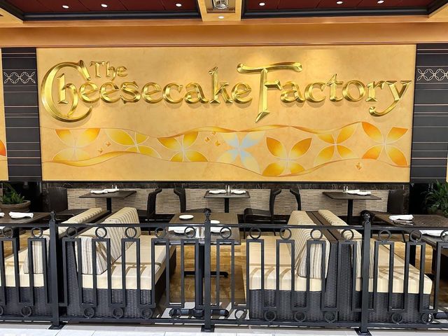 12610 Ridgedale Drive 103, Minnetonka, MN 55305