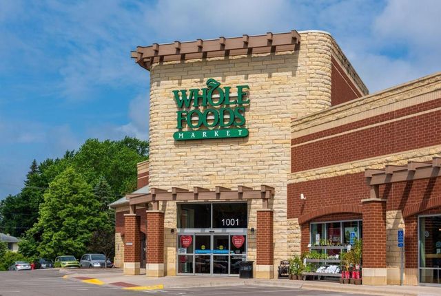 12610 Ridgedale Drive 103, Minnetonka, MN 55305