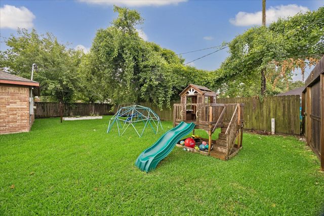 1122 Sunny Drive, Houston, TX 77037