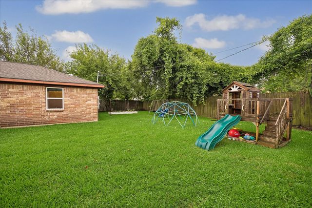 1122 Sunny Drive, Houston, TX 77037