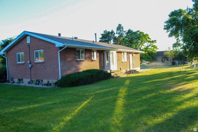 1230 E SOUTH WEBER DR, South Weber, UT 84405