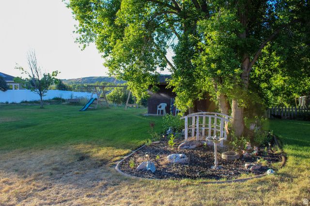 1230 E SOUTH WEBER DR, South Weber, UT 84405