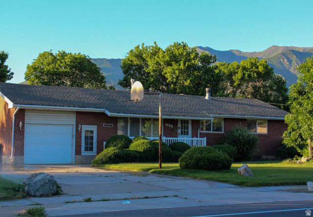 1230 E SOUTH WEBER DR, South Weber, UT 84405