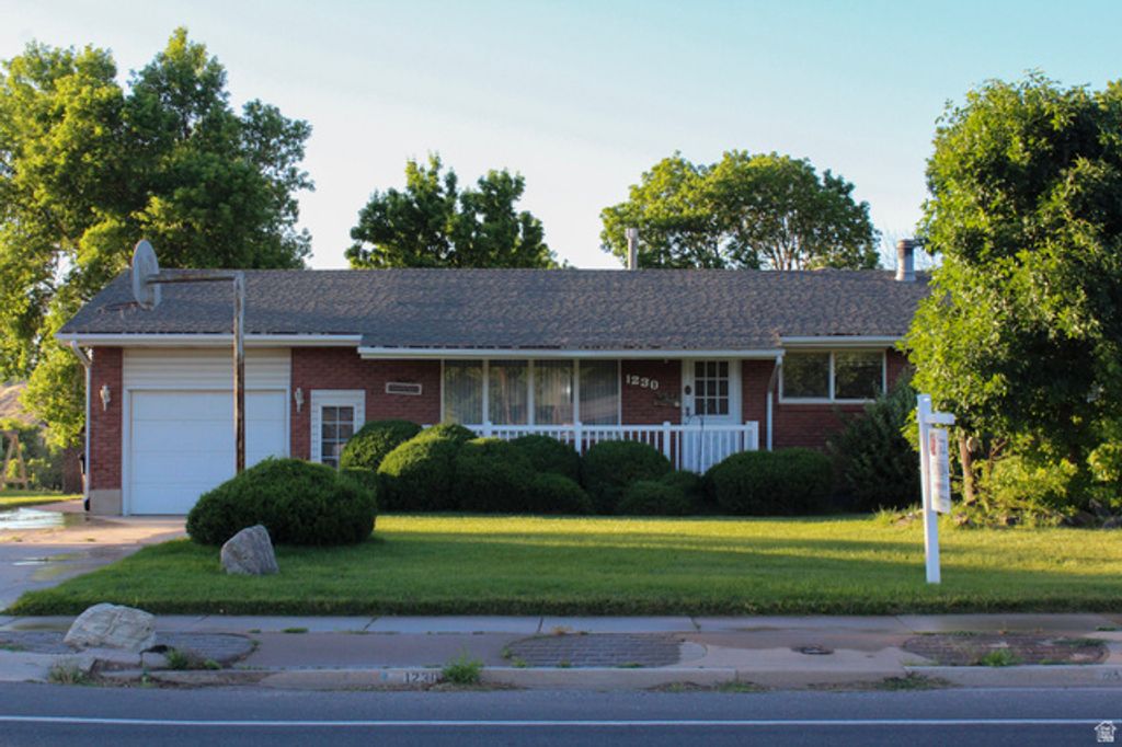 1230 E SOUTH WEBER DR, South Weber, UT 84405