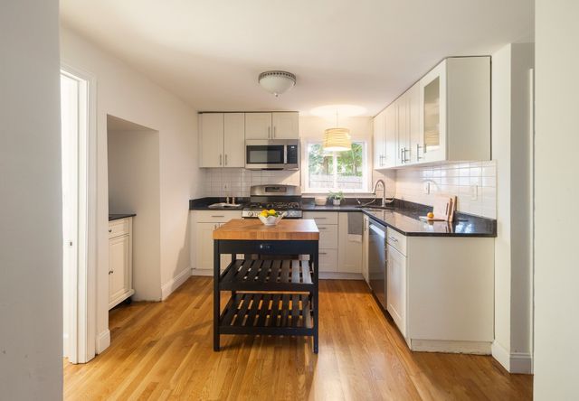 7 Beach St, Newton, MA 02460